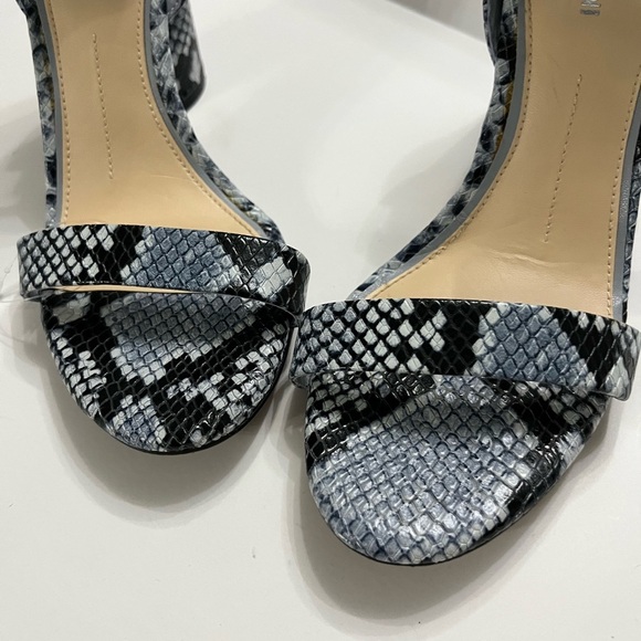 Gianni Bini Linyanne Snake Block Heel Sandal size 9 blue black - Picture 5 of 9
